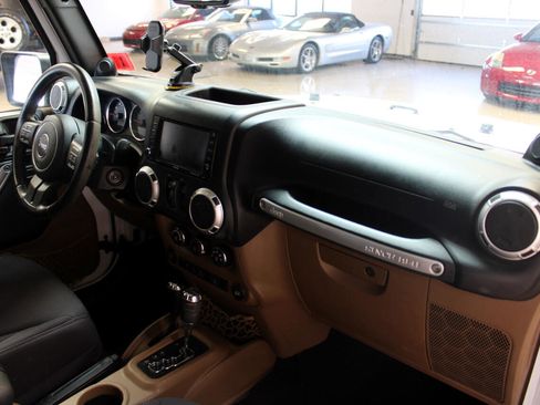 Used 2013 Jeep Wrangler Unlimited Sahara w/ Connectivity Group image 6