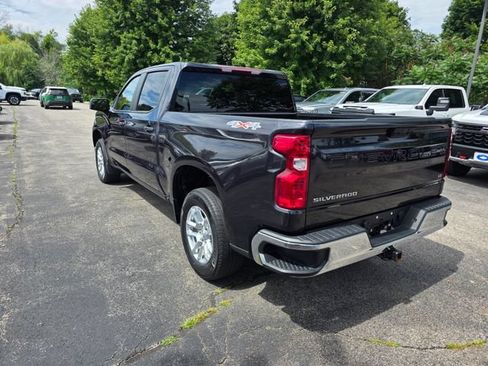 Used 2023 Chevrolet Silverado 1500 LT AWD/4WD image 2