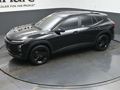 Used 2025 Chevrolet Trax ACTIV w/ Sunroof Package FWD image 44
