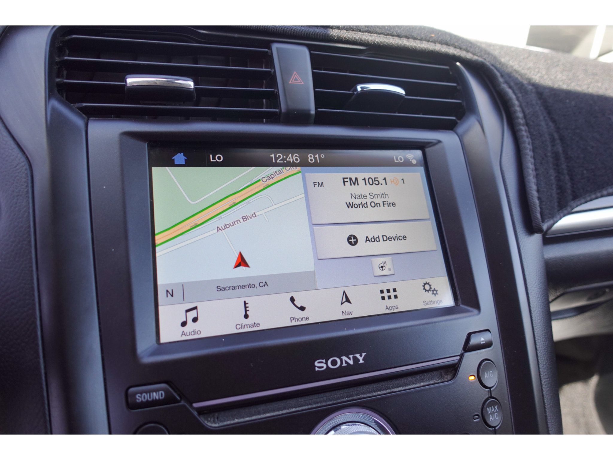 Used 2019 Ford Fusion Energi Titanium FWD image 18