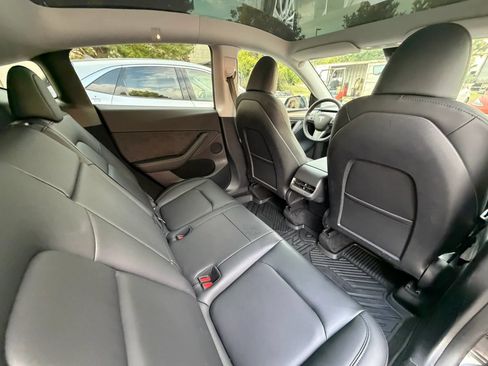 Used 2023 Tesla Model Y Long Range AWD/4WD image 18