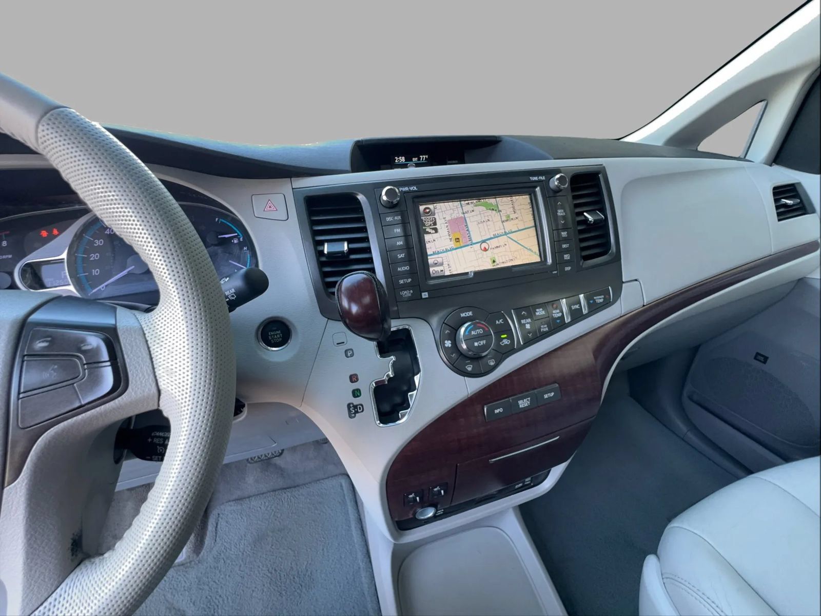 Used 2011 Toyota Sienna XLE w/ Premium Pkg FWD image 23