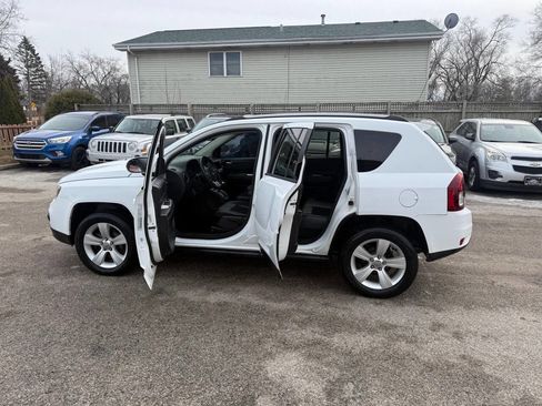 Used 2016 Jeep Compass Latitude image 16