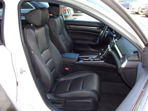 Used 2019 Honda Accord Sport image 10