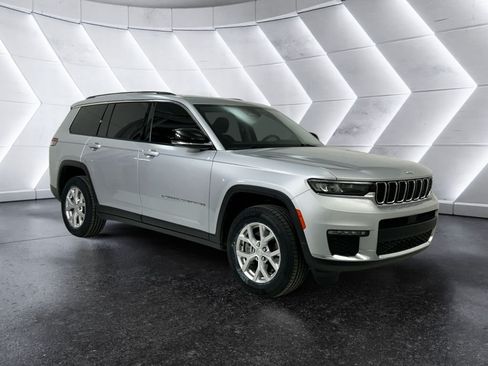 Used 2023 Jeep Grand Cherokee L Limited w/ Trailer Tow Group (B) AWD/4WD image 1