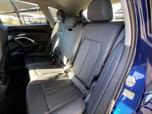 Used 2025 Audi Q5 Premium w/ Convenience Package image 20