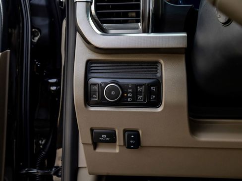 Used 2026 Ford F450 Platinum w/ Platinum Plus Package image 22