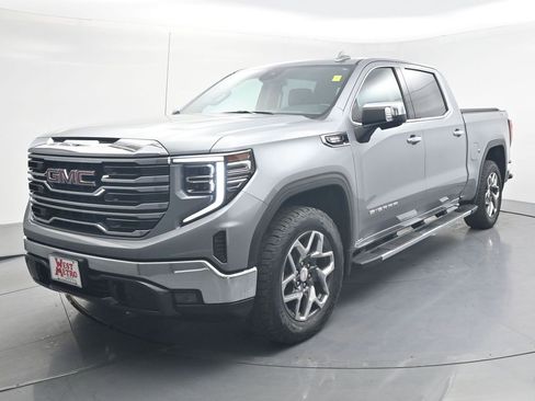 Used 2023 GMC Sierra 1500 SLT w/ SLT Premium Package AWD/4WD image 2