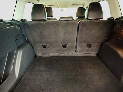 Used 2018 Ford Escape SE w/ SE Sport Appearance Package image 20