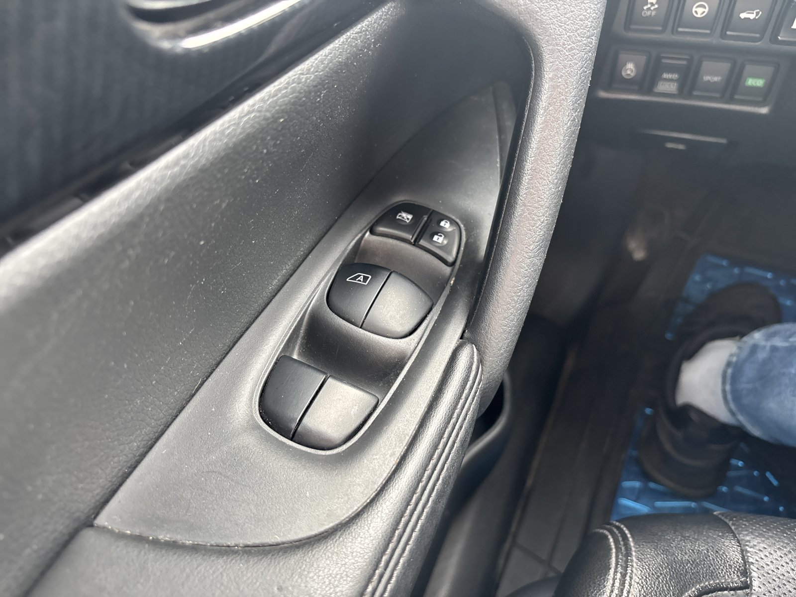 Used 2019 Nissan Rogue SL AWD/4WD image 17