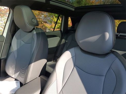 New 2026 Volkswagen Tiguan SE R-Line image 18