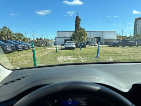 Used 2025 Volkswagen Jetta SE image 33