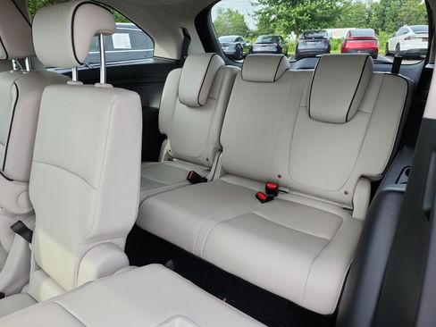 Used 2025 Honda Odyssey Touring image 16