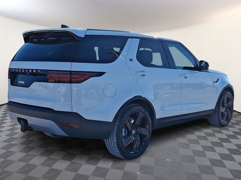 New 2026 Land Rover Discovery S image 4