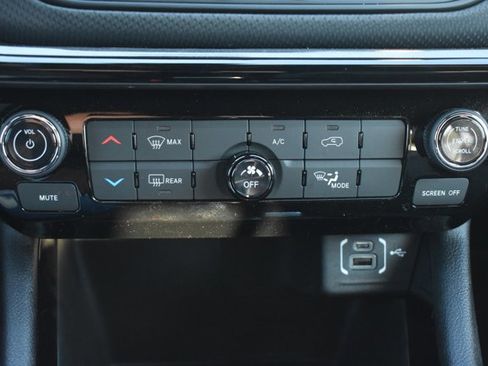 New 2026 Jeep Compass Latitude image 51