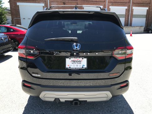 Used 2023 Honda Pilot TrailSport image 7