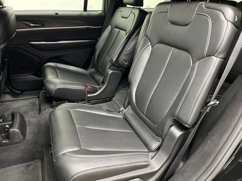Used 2024 Jeep Grand Cherokee L Limited w/ Luxury Tech Group II AWD/4WD image 21