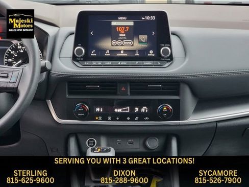 Used 2023 Nissan Rogue SV image 29