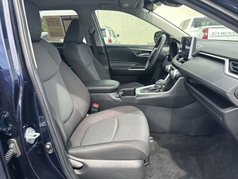 Used 2024 Toyota RAV4 XLE w/ Convenience Package FWD image 22