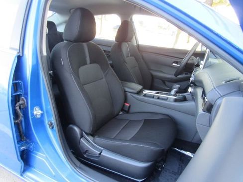 Used 2025 Nissan Sentra SV image 21