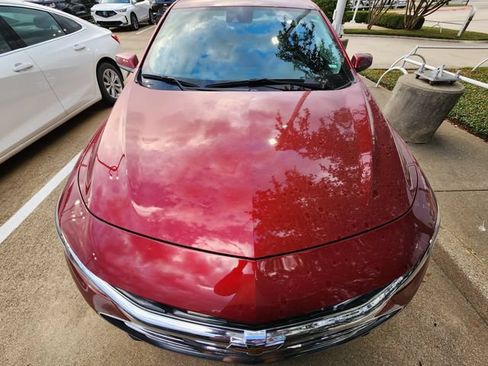 Used 2025 Chevrolet Malibu LT FWD image 3