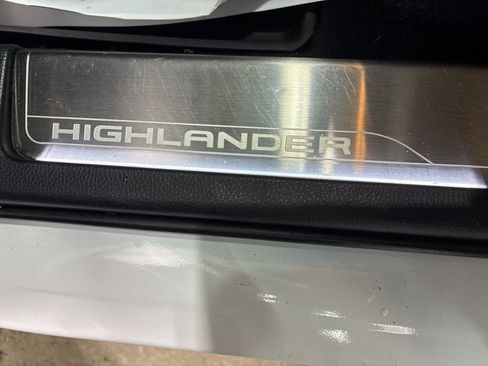 Used 2021 Toyota Highlander Platinum image 38