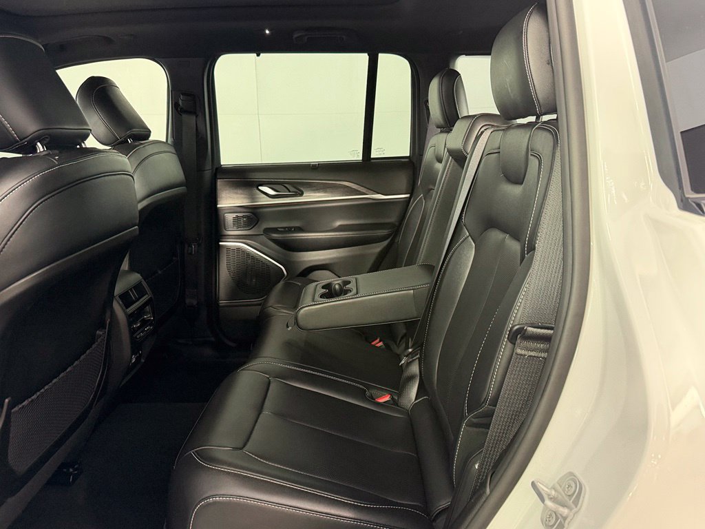 Used 2024 Jeep Grand Cherokee Limited 4xe AWD/4WD image 18