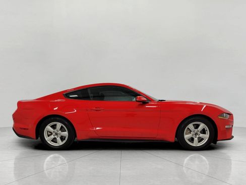 Used 2018 Ford Mustang Coupe RWD image 12