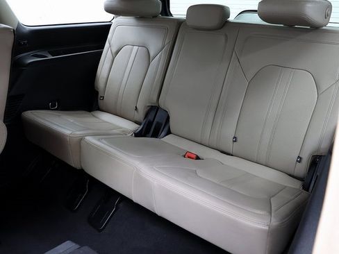 Used 2023 Ford Expedition Limited image 12