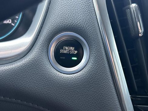Used 2021 Chevrolet Traverse LT FWD image 39
