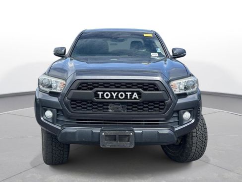 Used 2019 Toyota Tacoma TRD Off-Road AWD/4WD image 3