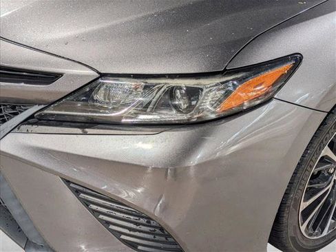 Used 2019 Toyota Camry SE image 10