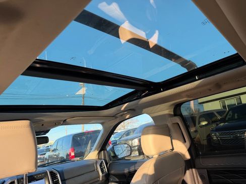 Used 2018 Ford Expedition Platinum image 16