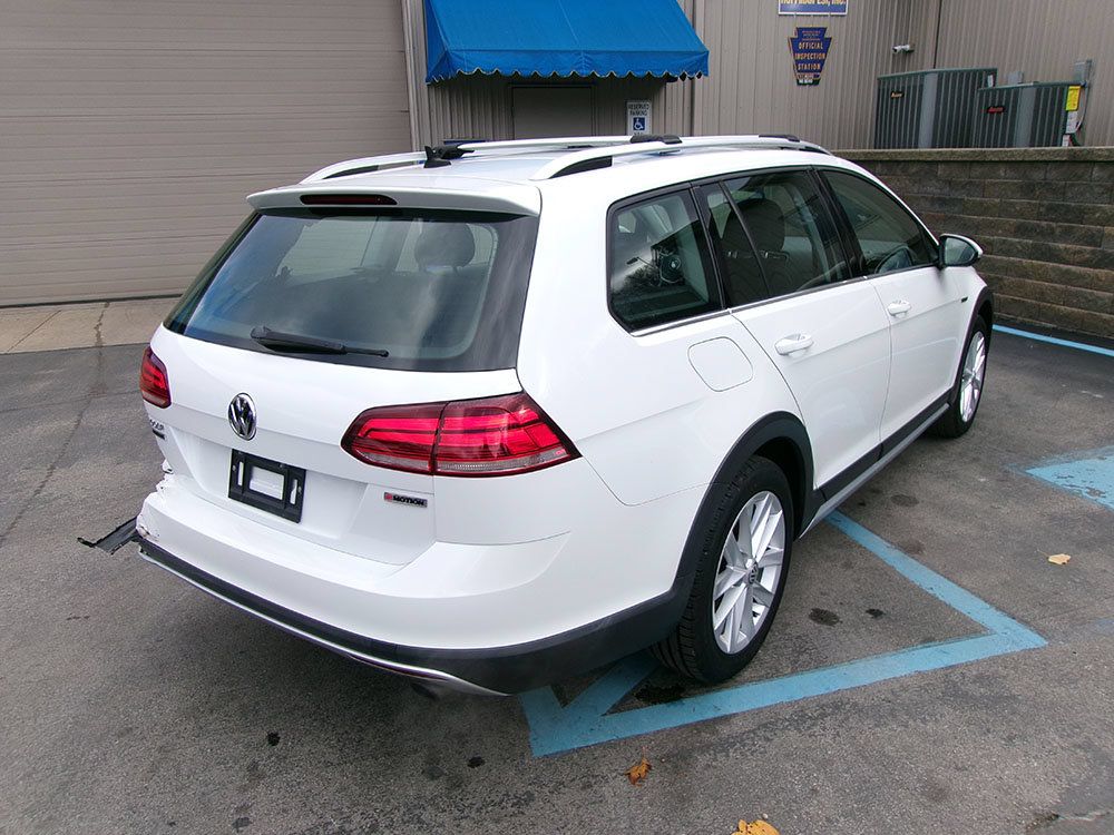Used 2019 Volkswagen Golf Alltrack S AWD/4WD image 9