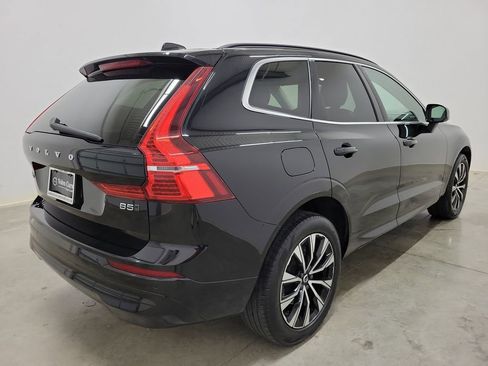 Certified 2025 Volvo XC40 B5 Plus image 5