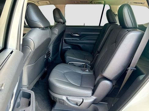 New 2026 Toyota Grand Highlander FWD image 20