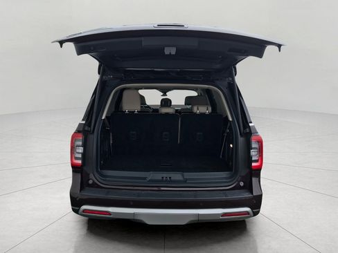 Used 2024 Ford Expedition Limited image 13