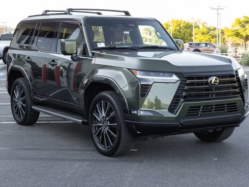 Used 2025 Lexus GX 550 w/ Accessory Package (2T) AWD/4WD image 3