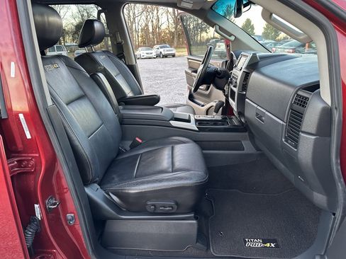 Used 2015 Nissan Titan PRO-4X w/ Pro-4x Luxury Package image 18