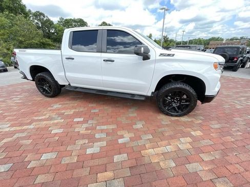 Used 2024 Chevrolet Silverado 1500 LT Trail Boss w/ LT Trail Boss Premium Package AWD/4WD image 37