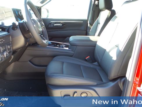 New 2026 Chevrolet Suburban LT w/ Comfort Package image 9