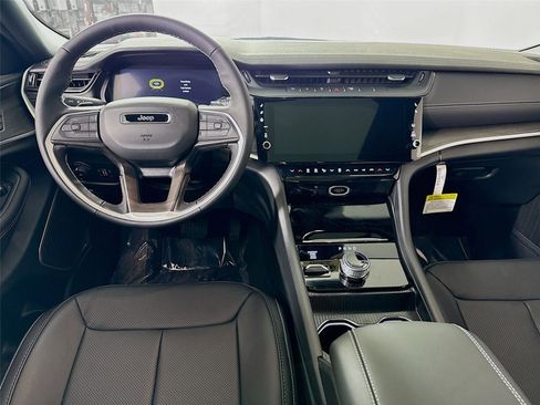 New 2026 Jeep Grand Cherokee Limited AWD/4WD image 2