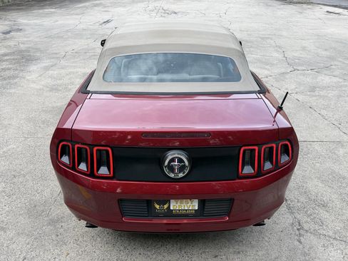 Used 2014 Ford Mustang Convertible image 13