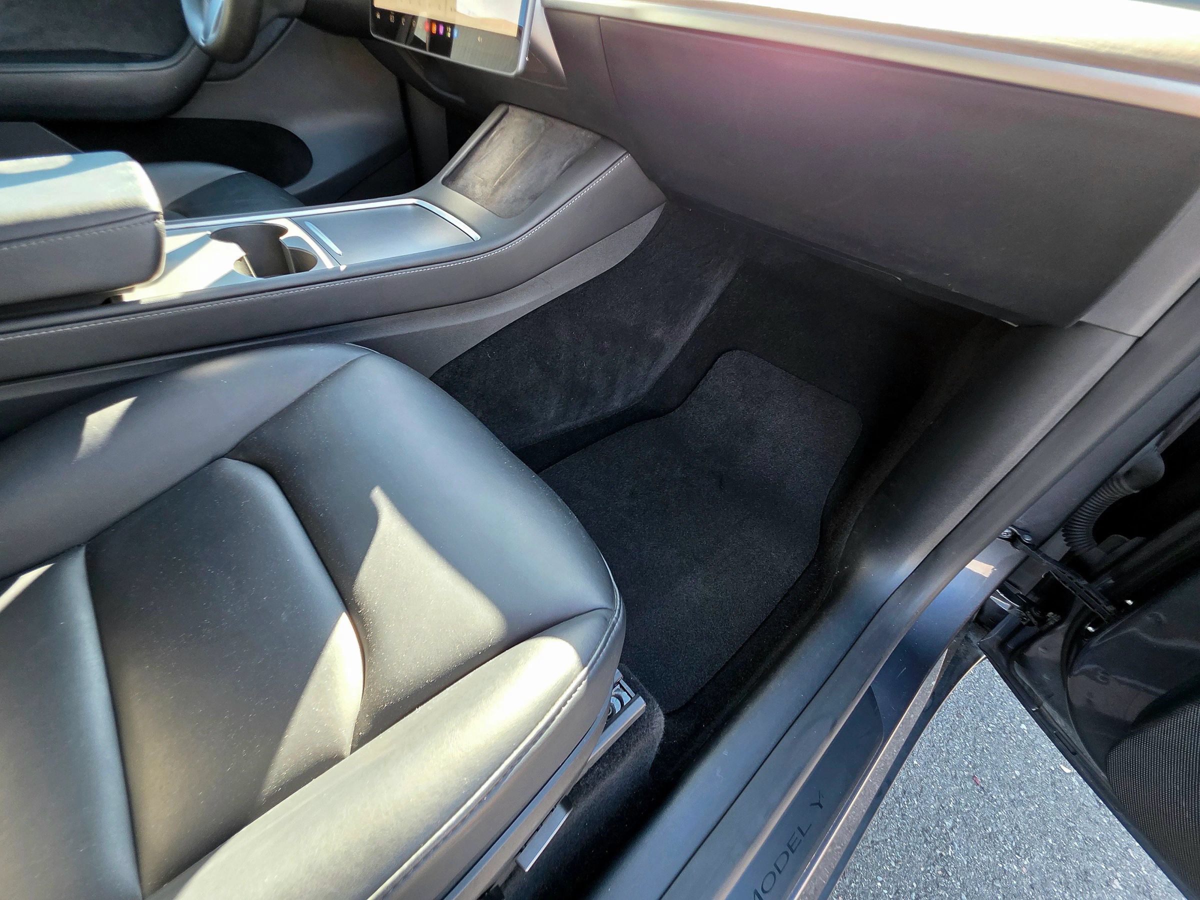 Used 2023 Tesla Model Y Long Range AWD/4WD image 45