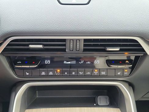 Certified 2025 MAZDA CX-90 3.3 Turbo w/ Preferred Package image 33