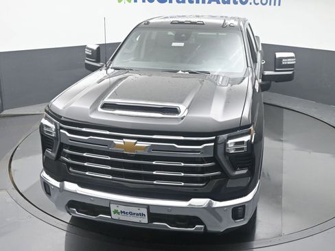 Used 2025 Chevrolet Silverado 2500 LTZ w/ LTZ Plus Package image 26