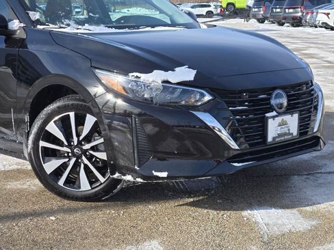 Used 2025 Nissan Sentra SV w/ SV Premium Package image 3