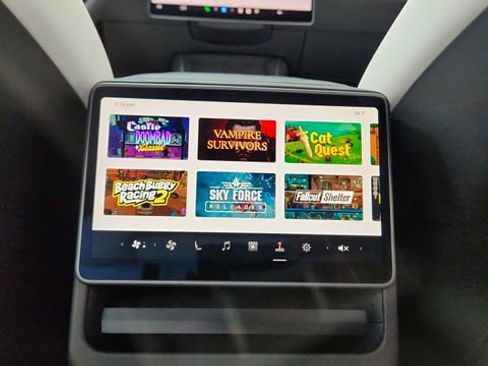 Used 2026 Tesla Model Y Long Range image 53