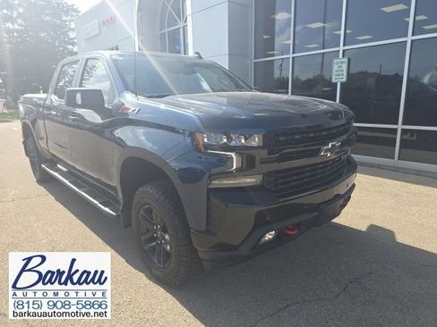 Used 2021 Chevrolet Silverado 1500 LT Trail Boss w/ Convenience Package II AWD/4WD image 1