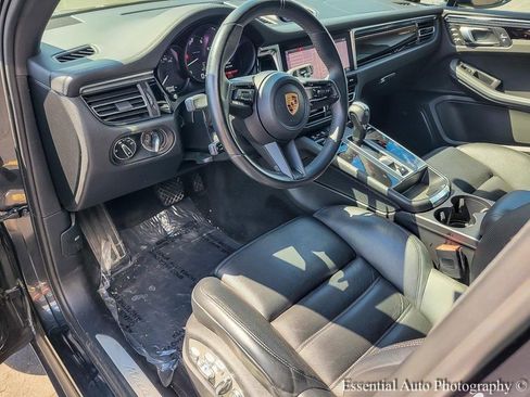 Used 2022 Porsche Macan S w/ Premium Package Plus image 10